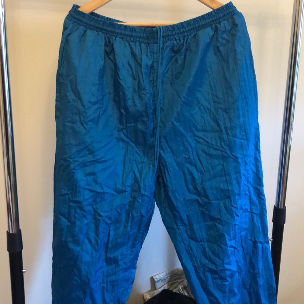 Set - Picture 3 of 3